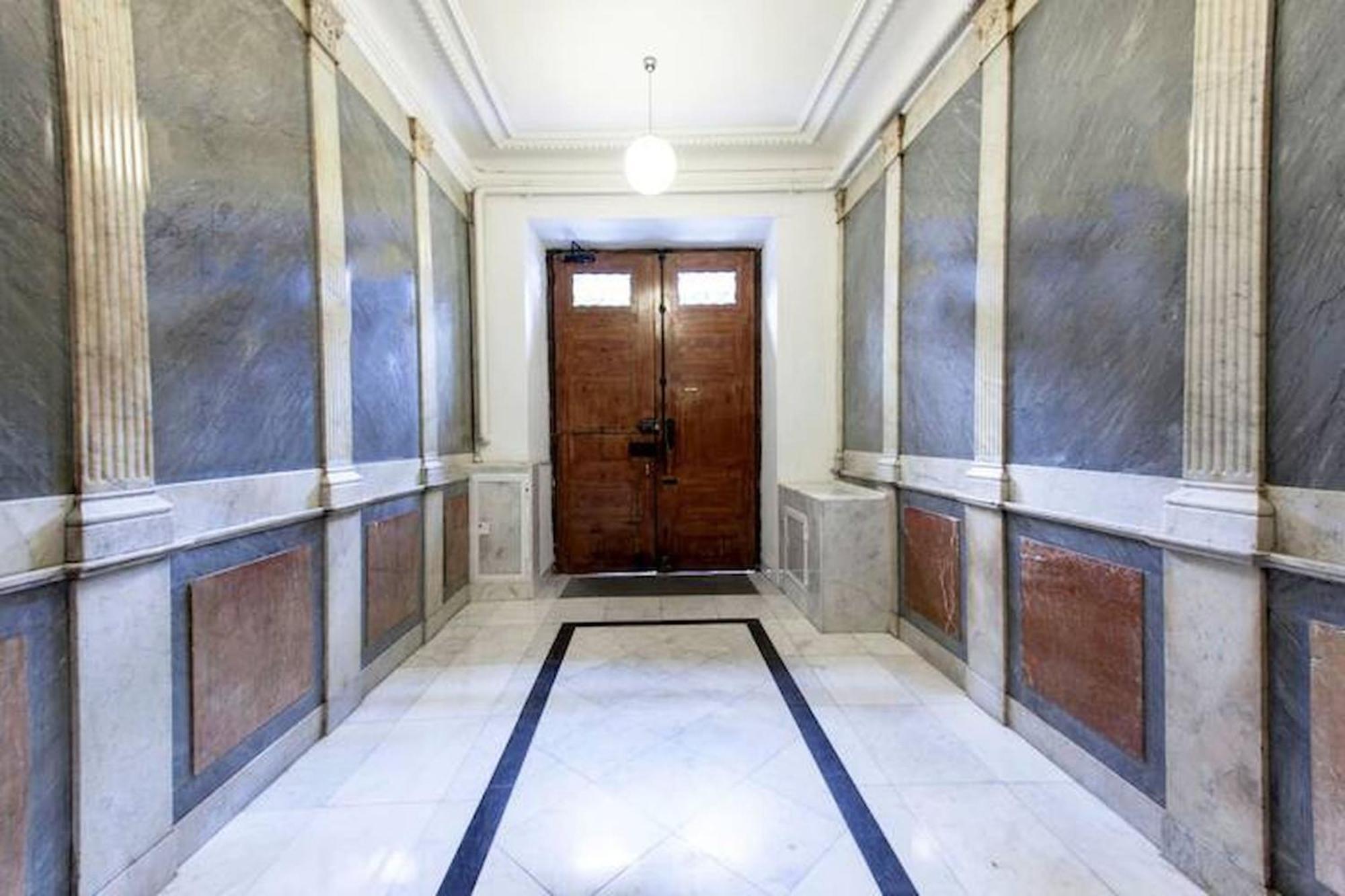 Apartamentos Day Madrid San Antonio Centro Gran Via Sol Malasana 외부 사진