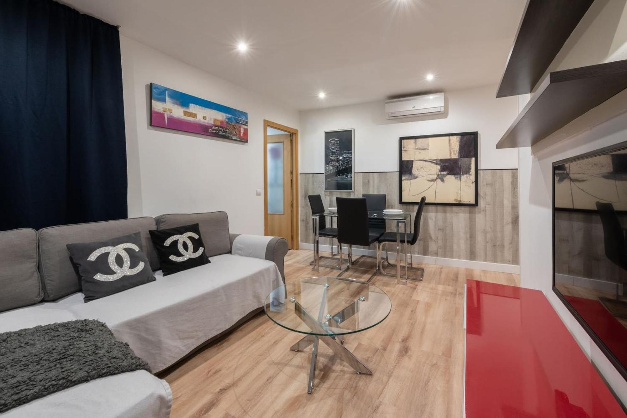 Apartamentos Day Madrid San Antonio Centro Gran Via Sol Malasana 외부 사진