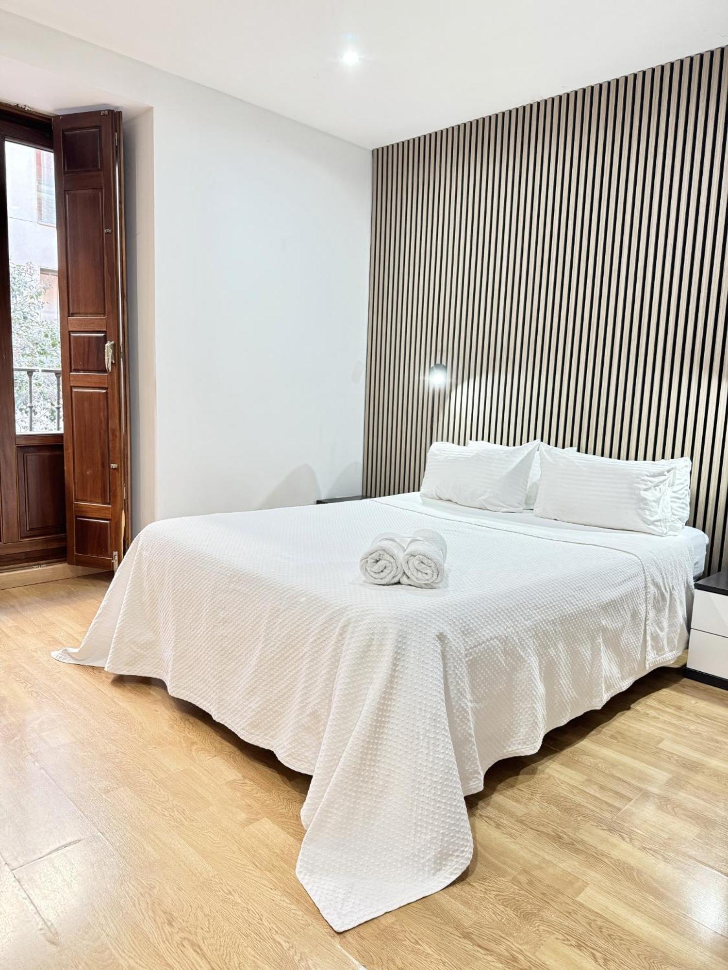 Apartamentos Day Madrid San Antonio Centro Gran Via Sol Malasana 외부 사진
