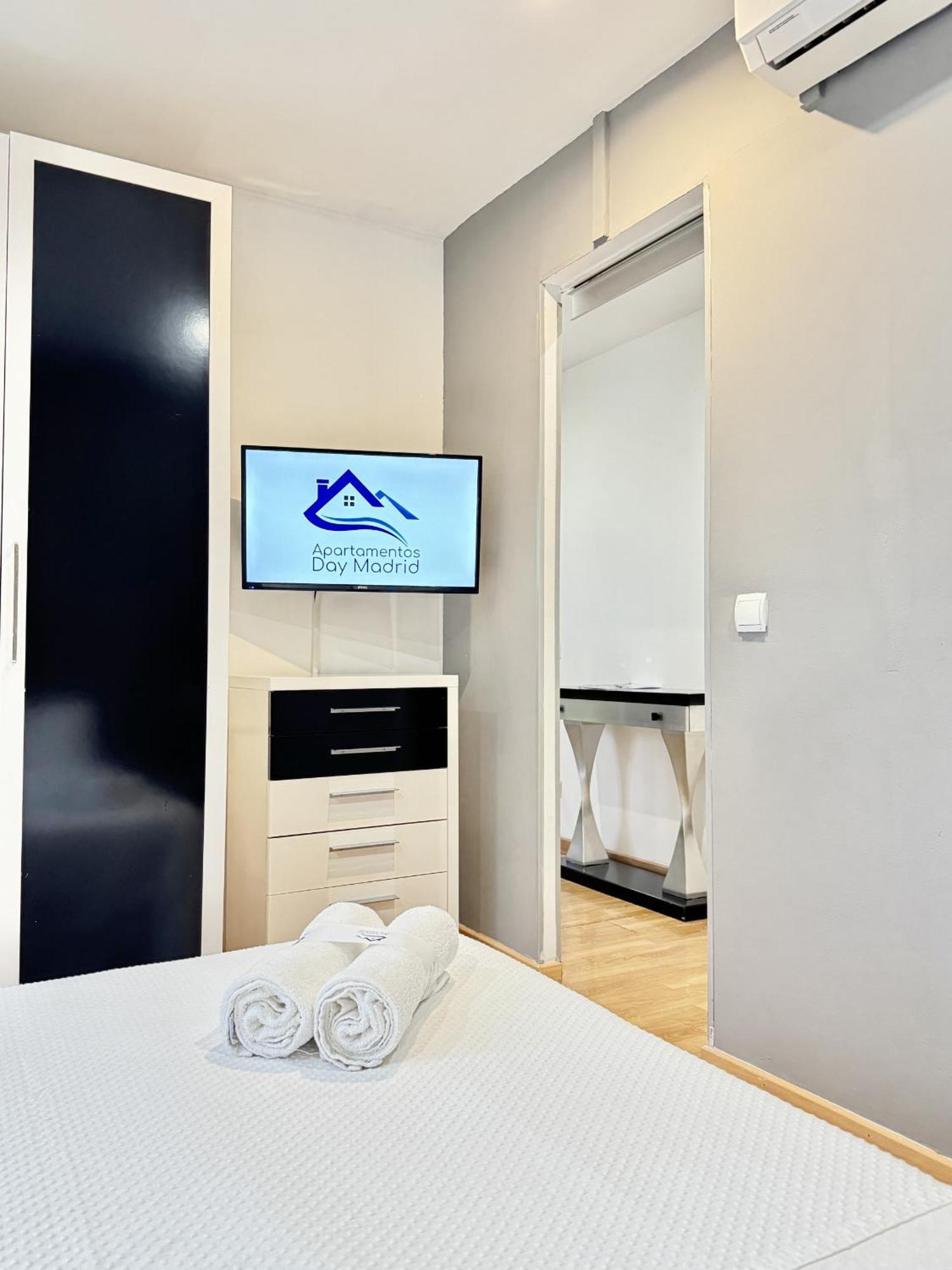 Apartamentos Day Madrid San Antonio Centro Gran Via Sol Malasana 외부 사진